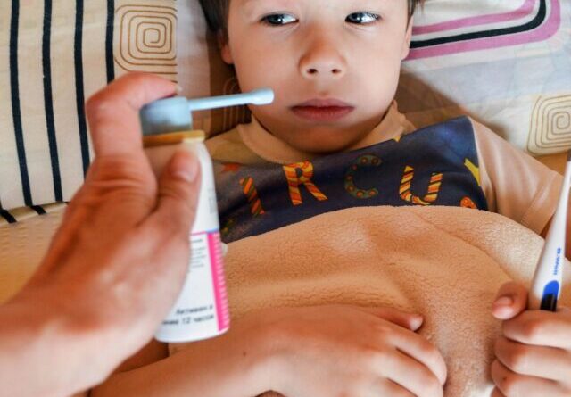 khansi jukam ke gharelu upay, khansi ka ilaj, jukam ka desi nuskha, cough cold home remedies, sardi khansi ka ilaj, bina dawa khansi kaise thik kare, khansi jukam treatment at home, natural remedies for cough, tulsi ke fayde khansi me, adrak shahad ke fayde, haldi doodh benefits, bhap lene ke fayde, immunity badhane ke upay, seasonal cold remedies, gharelu nuskhe hindi, khansi jukam web story, health tips hindi, desi ilaj khansi ka, viral cold remedies, home treatment for cough in hindi