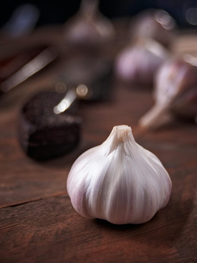 सुबह खाली पेट कच्चा लहसुन खाने के 10 जबरदस्त फायदे