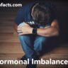 hormonal imbalance in hindi, हार्मोनल असंतुलन क्या है, हार्मोन असंतुलन के लक्षण, hormonal imbalance symptoms, हार्मोनल इंबैलेंस के कारण, हार्मोन बैलेंस कैसे करें, महिलाओं में हार्मोनल असंतुलन, पुरुषों में हार्मोनल असंतुलन, hormonal imbalance treatment, hormonal imbalance symptoms in hindi